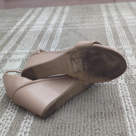 Nude wedges size six - Picture 4 of 4